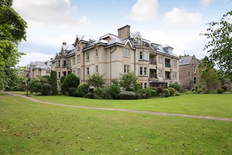 3 bedroom flat to rent, St Margarets Place, ,