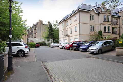 3 bedroom flat to rent, St Margarets Place, ,