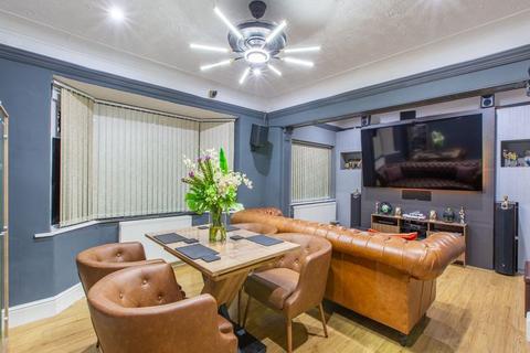 6 bedroom detached house for sale, Leeds LS8