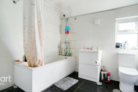 4 bedroom semi-detached house to rent, Middletons Lane, NORWICH