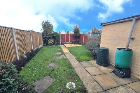 3 bedroom terraced house for sale, St. Benets Road, Gorleston