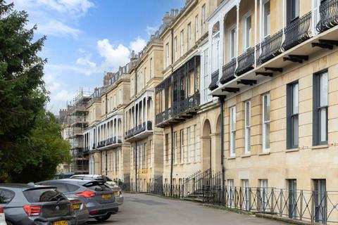 2 bedroom flat for sale, Lansdown Place, Cheltenham GL50
