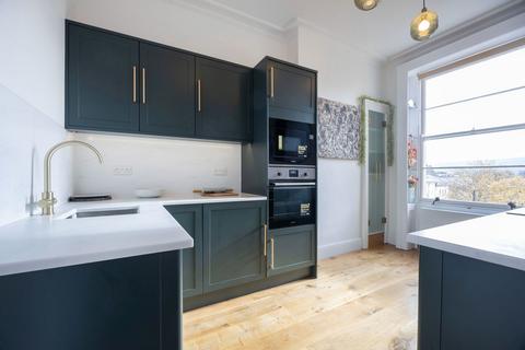 2 bedroom flat for sale, Lansdown Place, Cheltenham GL50
