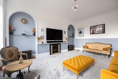 2 bedroom flat for sale, Lansdown Place, Cheltenham GL50