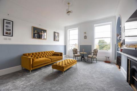 2 bedroom flat for sale, Lansdown Place, Cheltenham GL50