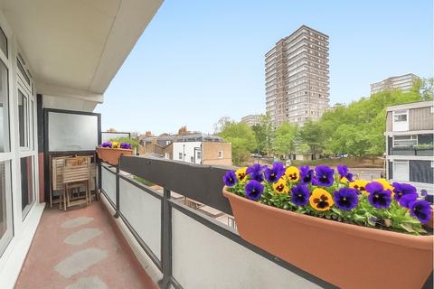 3 bedroom apartment for sale, Bolingbroke Walk, London