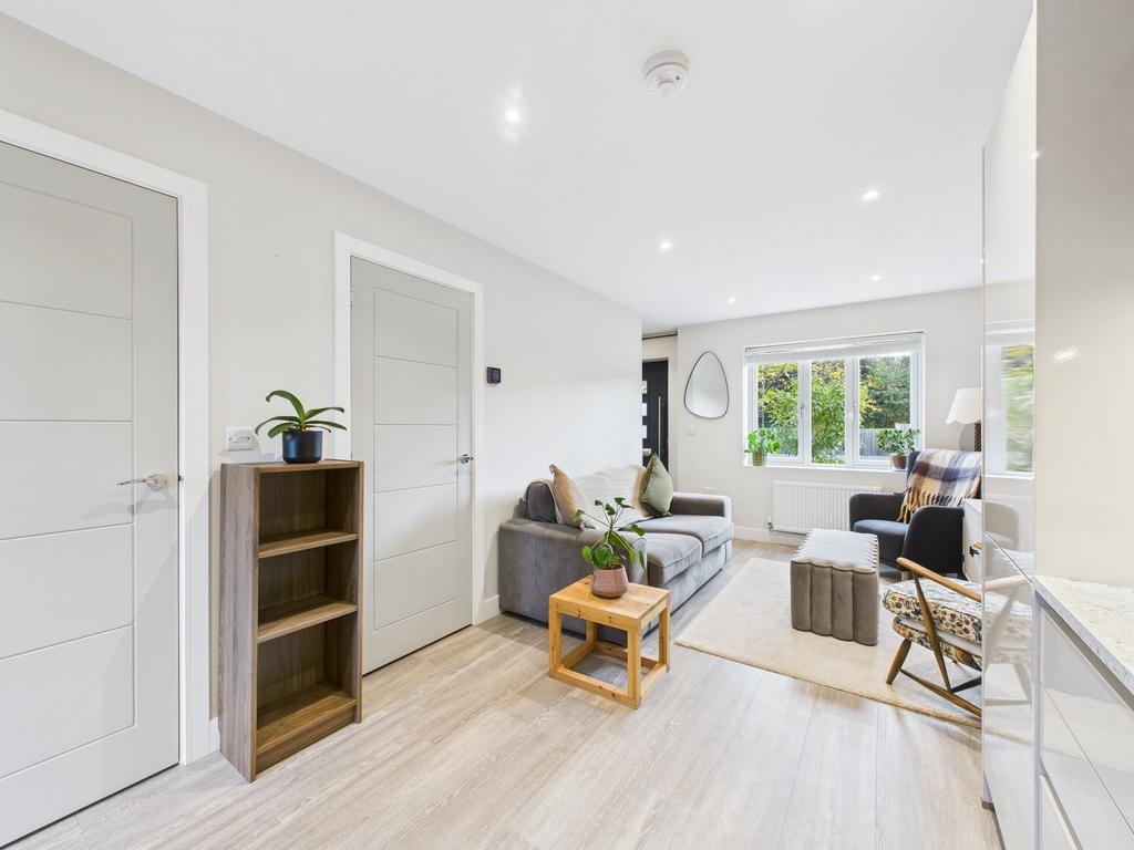 Open plan lounge & kitchen