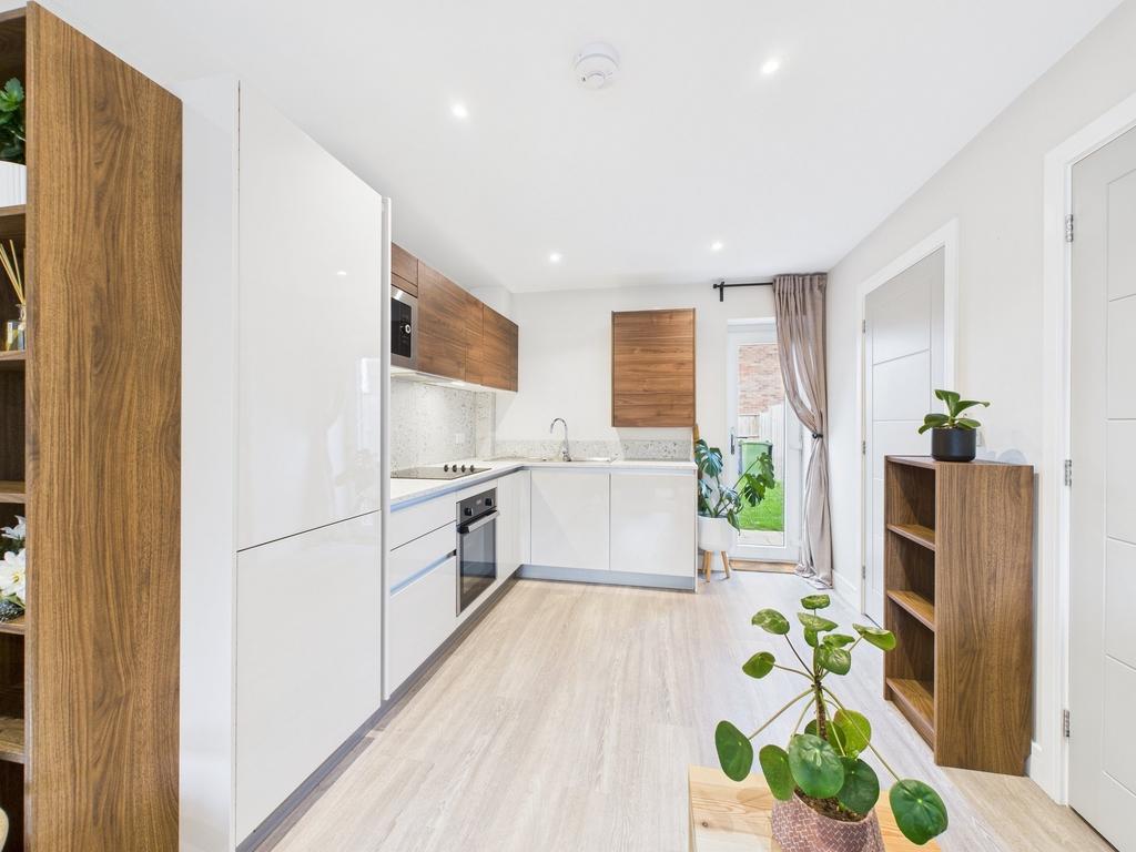 Open plan lounge & kitchen