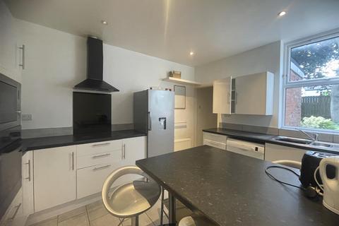 6 bedroom semi-detached house to rent, *£130pppw excl bills* Gedling Grove, Arboretum, NG7 4DU