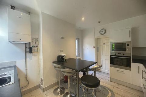 6 bedroom semi-detached house to rent, *£130pppw excl bills* Gedling Grove, Arboretum, NG7 4DU
