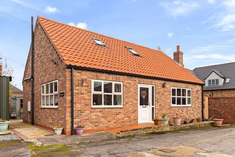 3 bedroom bungalow for sale, High Street, Eastoft, North Lincolnshire, DN17