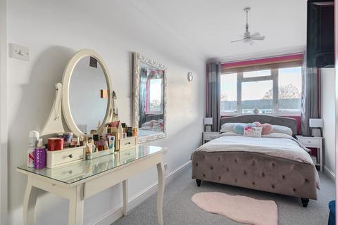 4 bedroom semi-detached house for sale, Chatsworth Road, Eastleigh, Hampshire, SO50