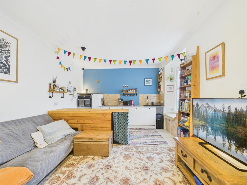 CAM02742 G0-PR0071-STILL002.jpg