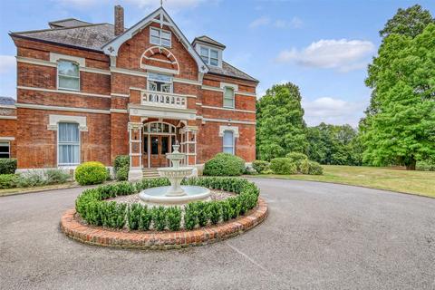 undefined, Warren Hall, Loughton