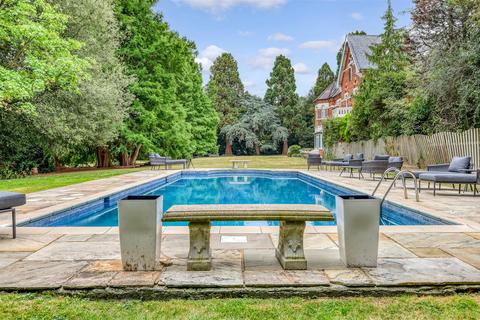 undefined, Warren Hall, Loughton