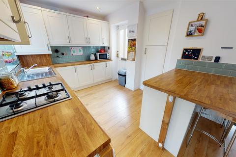 3 bedroom semi-detached house for sale, Ridgeway, Wrose, Shipley
