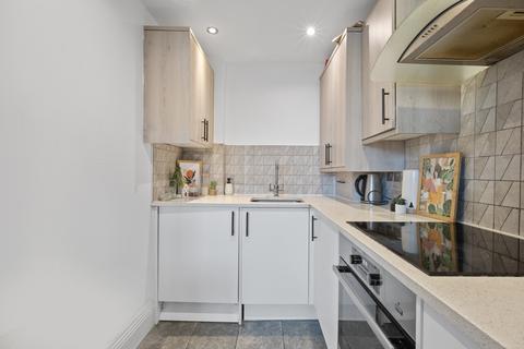 Studio to rent, Cranes Park, Surbiton KT5