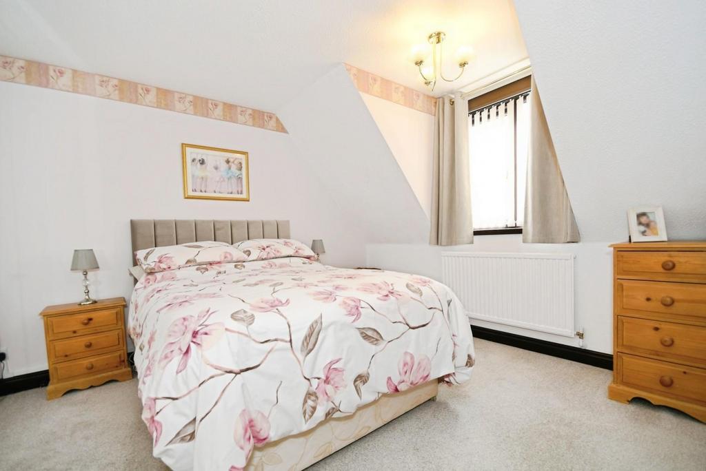 BEDROOM 1.jpg