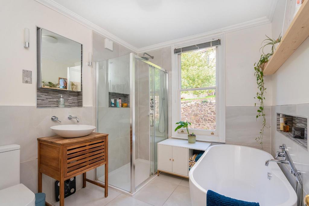 0 A4 TCD - Bathroom B.jpg