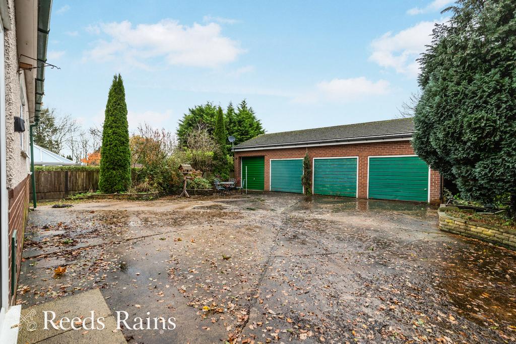 4 Car Garage