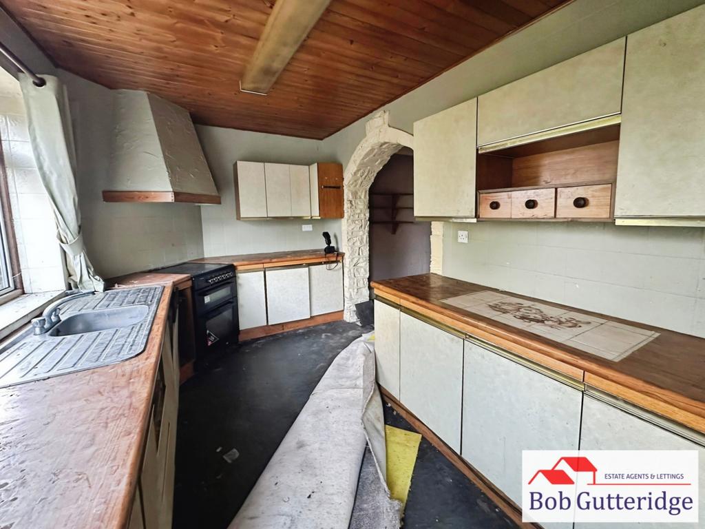 Fitted kitchen