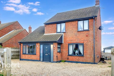 4 bedroom detached house for sale, Tattersett Road, Syderstone