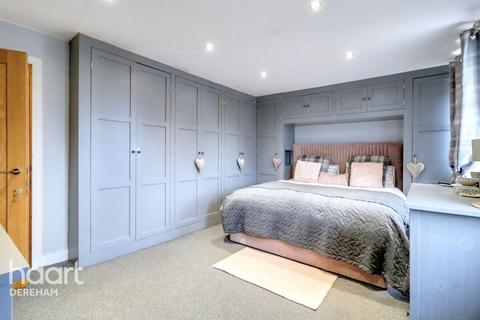 4 bedroom detached house for sale, Tattersett Road, Syderstone