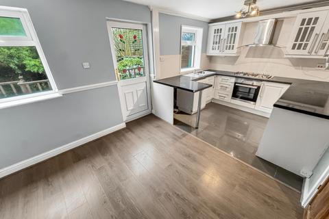 3 bedroom terraced house for sale, Holtdale Avenue, Cookridge, Leeds