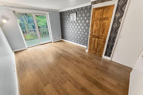 3 bedroom terraced house for sale, Holtdale Avenue, Cookridge, Leeds