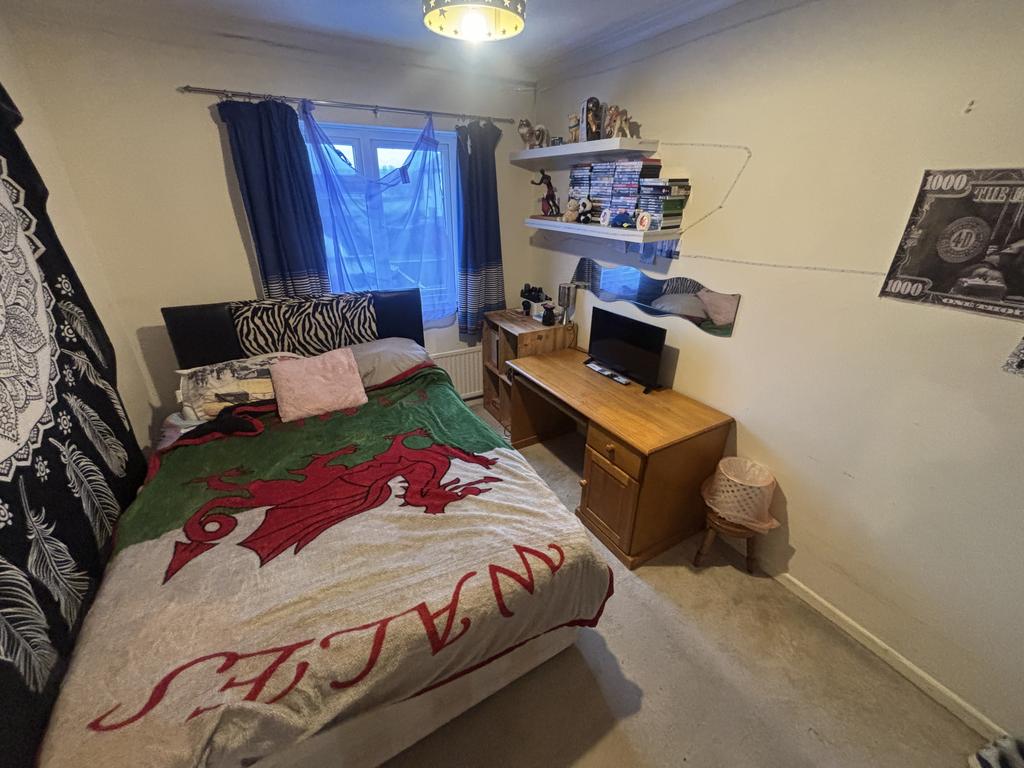 Rear bedroom 2
