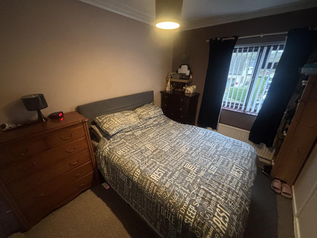 Front bedroom 1