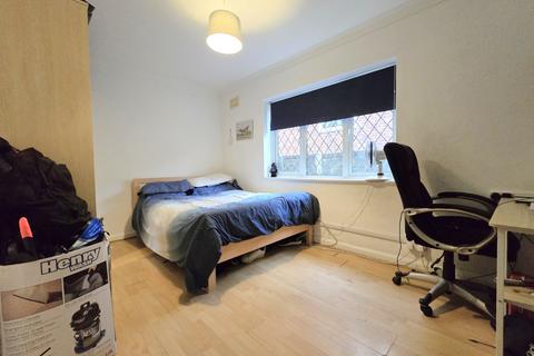 18 High Elms Road, Hullbridge, Hockley, SS5 6HB