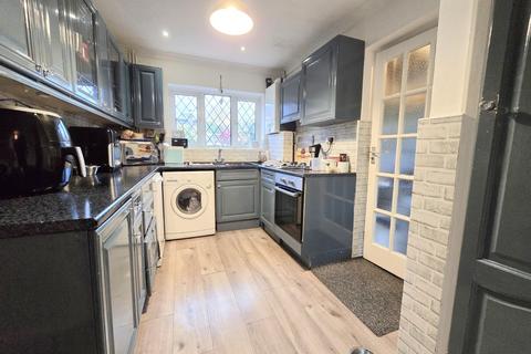 18 High Elms Road, Hullbridge, Hockley, SS5 6HB