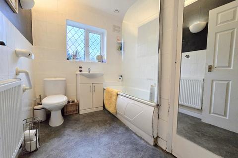 18 High Elms Road, Hullbridge, Hockley, SS5 6HB