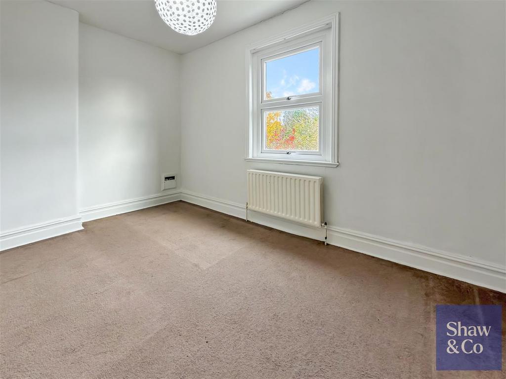 Bedroom 4.jpg