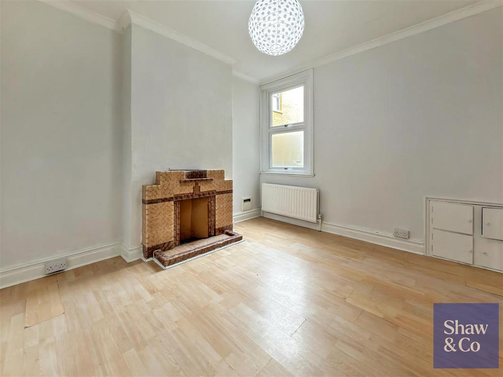 Living Room 2.jpg
