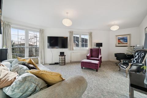 2 bedroom flat for sale, Flat 2 Whinbrae Court, Helensburgh, G84 7QL