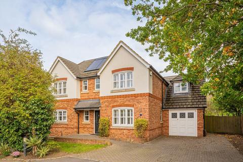 5 bedroom detached house for sale, Oakington Close, Sunbury-On-Thames TW16