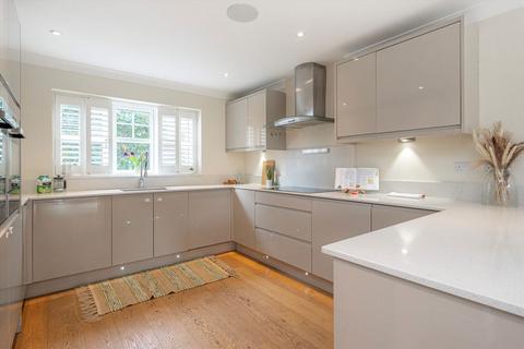 5 bedroom detached house for sale, Oakington Close, Sunbury-On-Thames TW16
