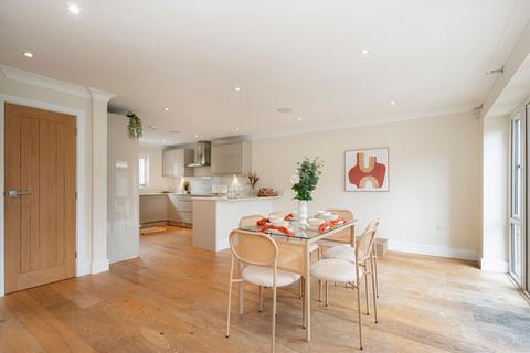 5 bedroom detached house for sale, Oakington Close, Sunbury-On-Thames TW16