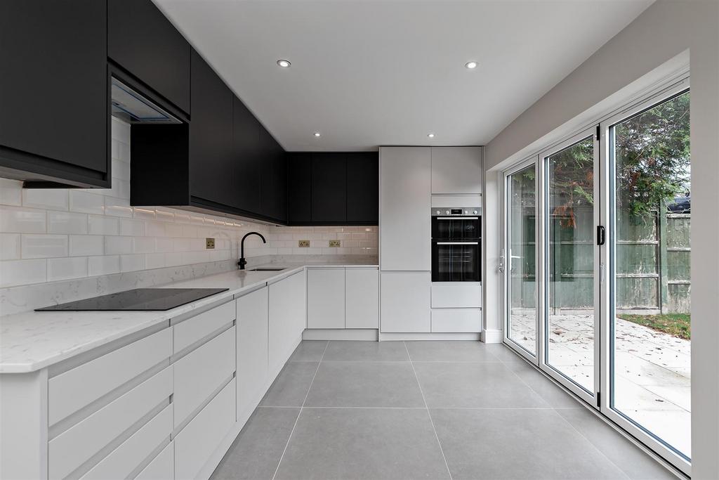 18 Wych Elms-15.jpg