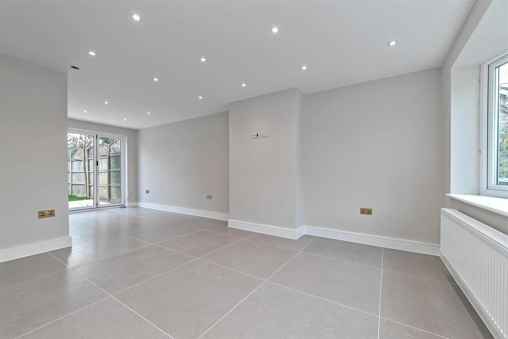 18 Wych Elms-9.jpg