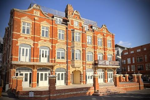 undefined, 4 The Grand Apartments , SS9 1PJ