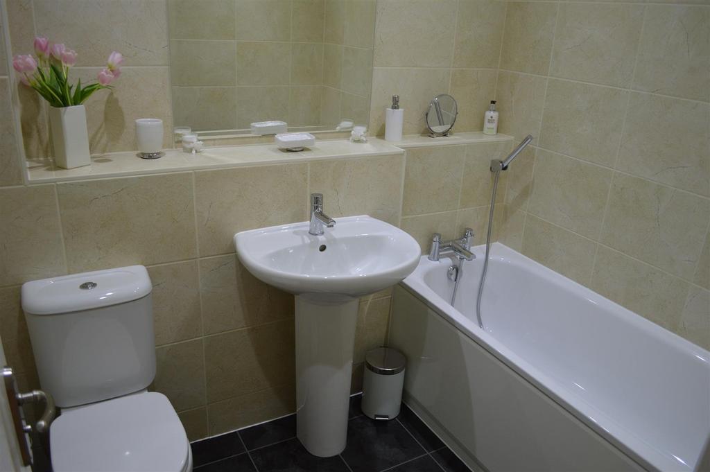 .bathroom.JPG