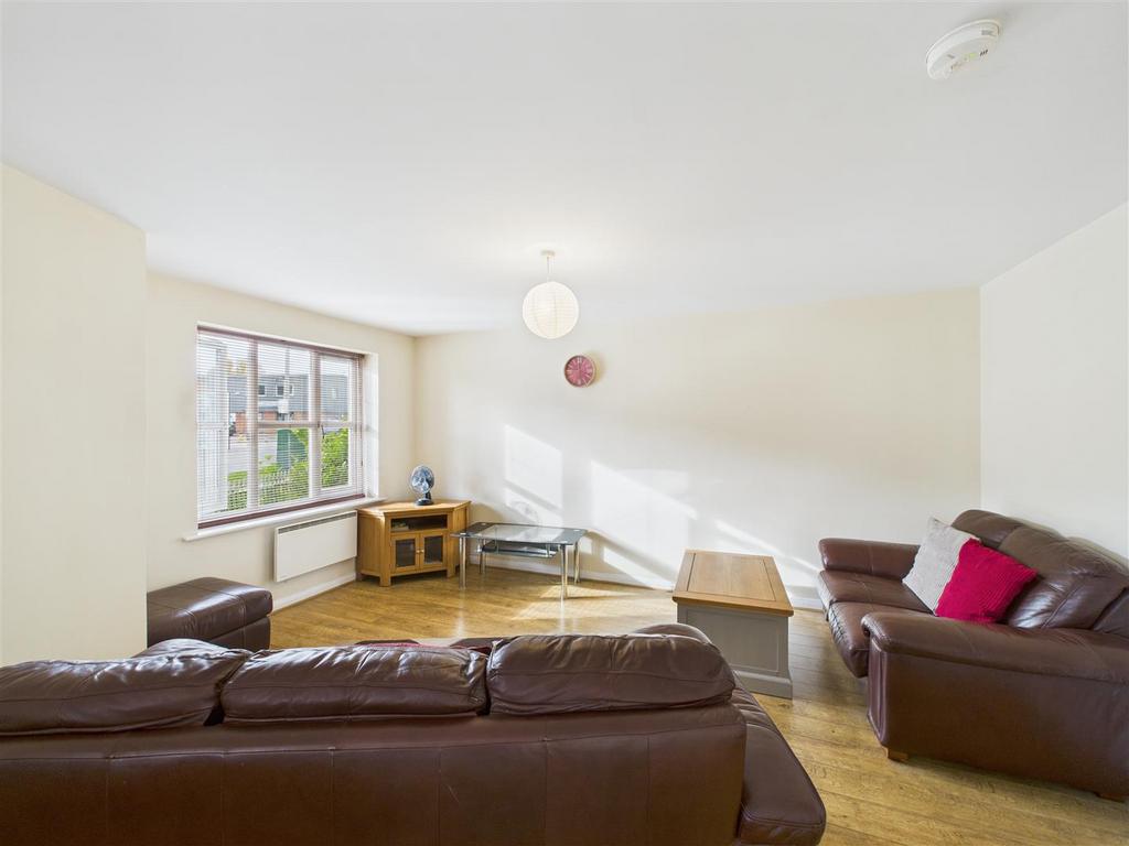 CAM03303 G0-PR0251-STILL006.jpg