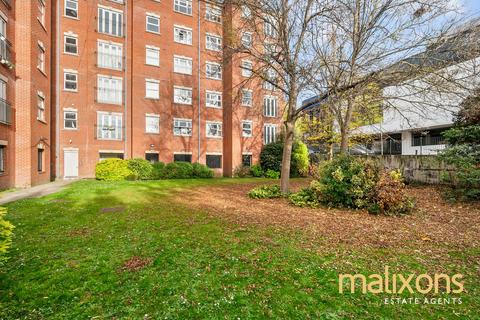 3 bedroom flat for sale, Gleneagle Road, London SW16