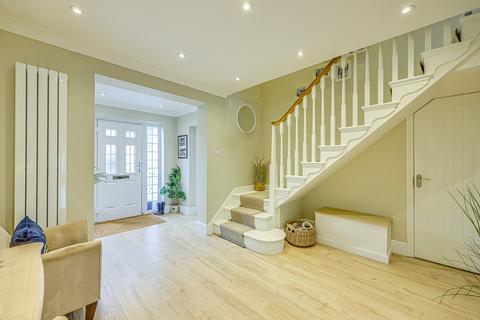 5 bedroom detached house for sale, Hockley SS5