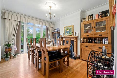 4 bedroom semi-detached house for sale, Lakenheath, London