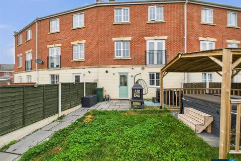 3 bedroom townhouse for sale, Jenkinson Grove, Armthorpe, Doncaster, South Yorkshire, DN3