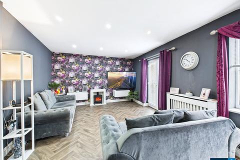 3 bedroom townhouse for sale, Jenkinson Grove, Armthorpe, Doncaster, South Yorkshire, DN3